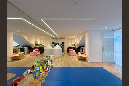 Casa de condomínio à venda com 600m², 3 quartos e 5 vagasBrinquedoteca 