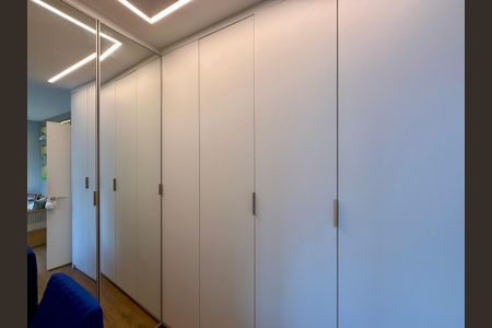 Casa de condomínio à venda com 600m², 3 quartos e 5 vagasCloset Suíte 3