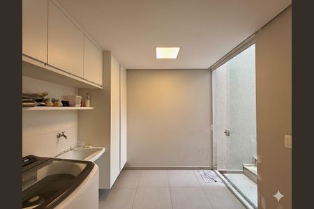 Casa de condomínio à venda com 600m², 3 quartos e 5 vagasÁrea de Serviço