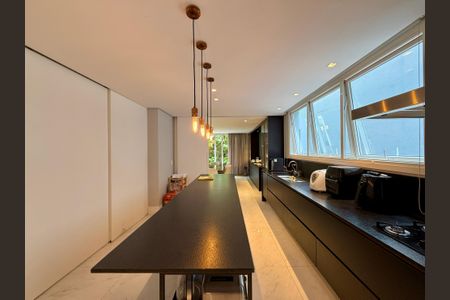 Casa de condomínio à venda com 600m², 3 quartos e 5 vagasCozinha 