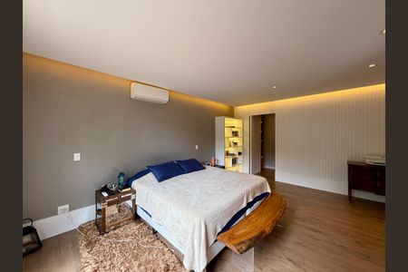 Casa de condomínio à venda com 600m², 3 quartos e 5 vagasSuíte 1