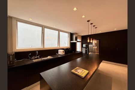 Casa de condomínio à venda com 600m², 3 quartos e 5 vagasCozinha 