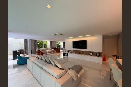 Casa de condomínio à venda com 600m², 3 quartos e 5 vagasSala 