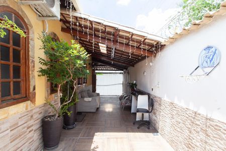 Casa à venda com 114m², 2 quartos e 3 vagasGaragem