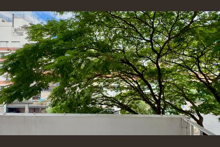 Apartamento à venda com 85m², 2 quartos e 1 vaga Apartamento à venda com 85m², 2 quartos e 1 vagaVaranda