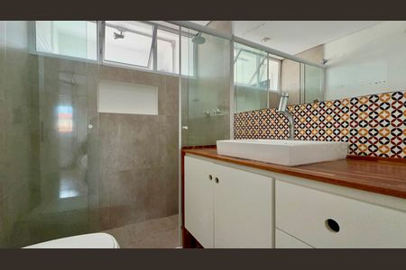 Apartamento à venda com 85m², 2 quartos e 1 vaga Apartamento à venda com 85m², 2 quartos e 1 vagaBanheiro