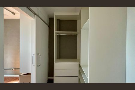 Apartamento à venda com 85m², 2 quartos e 1 vaga Apartamento à venda com 85m², 2 quartos e 1 vagaCloset