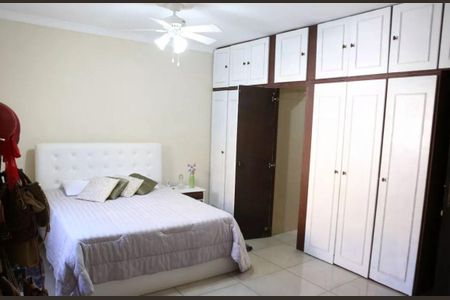 Casa para alugar com 331m², 4 quartos e 2 vagasQuarto