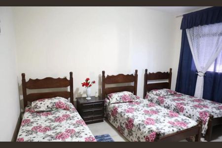 Casa para alugar com 331m², 4 quartos e 2 vagasQuarto