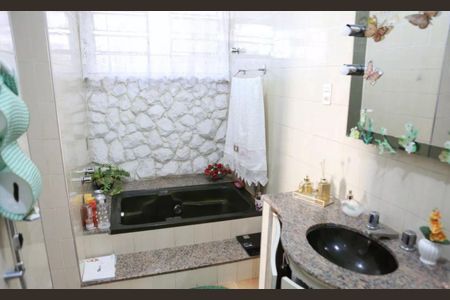 Casa para alugar com 331m², 4 quartos e 2 vagasBanheiro