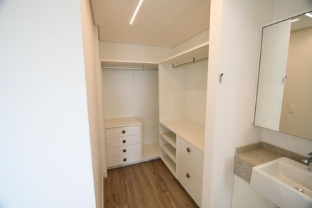 Apartamento para alugar com 57m², 1 quarto e 1 vagaQuarto / Sala - Armários