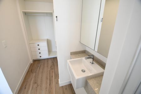 Banheiro de apartamento para alugar com 1 quarto, 57m² em Centro, Campinas