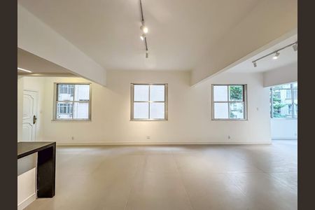 Apartamento à venda com 129m², 3 quartos e 1 vaga