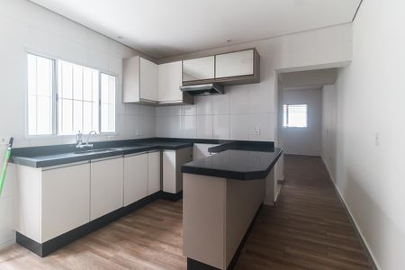 Casa para alugar com 100m², 2 quartos e 2 vagasCozinha