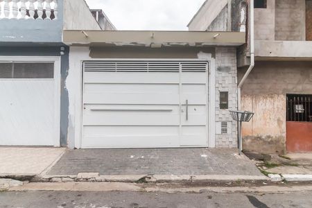 Casa para alugar com 100m², 2 quartos e 2 vagasFachada