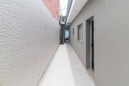Casa para alugar com 100m², 2 quartos e 2 vagasCorredor