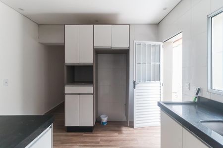 Casa para alugar com 100m², 2 quartos e 2 vagasCozinha