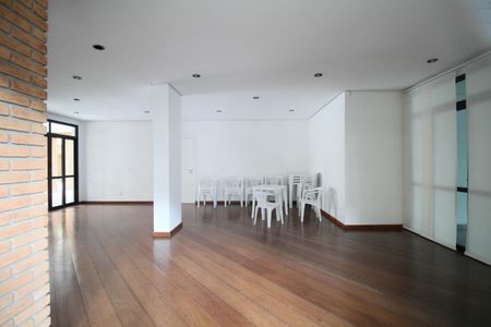 Apartamento à venda com 120m², 2 quartos e 2 vagas Apartamento à venda com 120m², 2 quartos e 2 vagasSalão de Festas