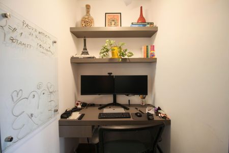 Apartamento à venda com 120m², 2 quartos e 2 vagas Apartamento à venda com 120m², 2 quartos e 2 vagasEscritório