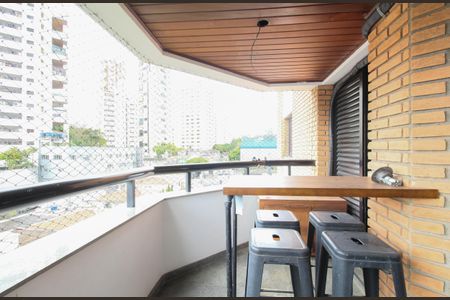 Apartamento à venda com 120m², 2 quartos e 2 vagas Apartamento à venda com 120m², 2 quartos e 2 vagasVaranda Sala