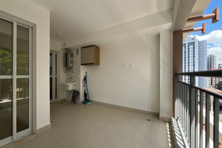 Apartamento para alugar com 67m², 2 quartos e 1 vagaVaranda