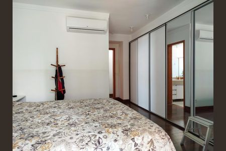Apartamento à venda com 171m², 3 quartos e 4 vagasSuite 2 - closet