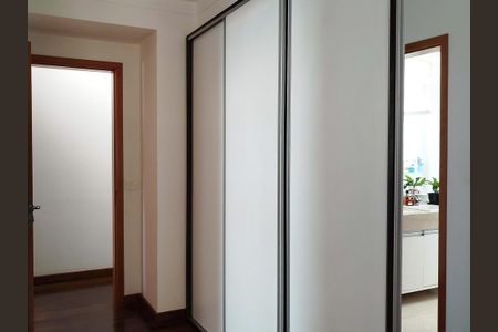 Apartamento à venda com 171m², 3 quartos e 4 vagasSuite 2 - closet