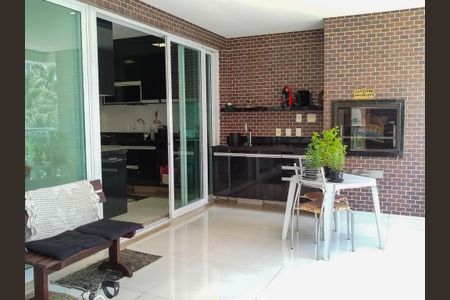 Apartamento à venda com 171m², 3 quartos e 4 vagasVaranda gourmet - churrasqueira
