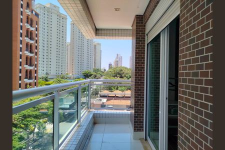 Apartamento à venda com 171m², 3 quartos e 4 vagasVaranda da suite 2
