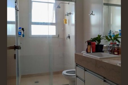 Apartamento à venda com 171m², 3 quartos e 4 vagasBanheiro 2 - suite 2
