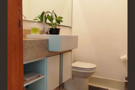 Apartamento à venda com 171m², 3 quartos e 4 vagasBanheiro 4 - lavabo