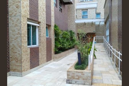Apartamento à venda com 171m², 3 quartos e 4 vagasÁrea comum - rampas de acesso