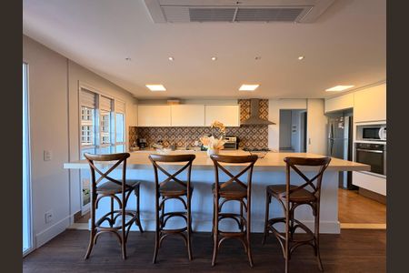 Apartamento para alugar com 231m², 3 quartos e 2 vagasCozinha