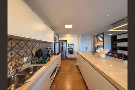 Apartamento para alugar com 231m², 3 quartos e 2 vagasCozinha