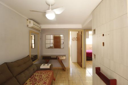 Sala de apartamento para alugar com 2 quartos, 40m² em Rubem Berta, Porto Alegre