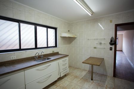 Casa à venda com 168m², 3 quartos e 3 vagasCOZINHA