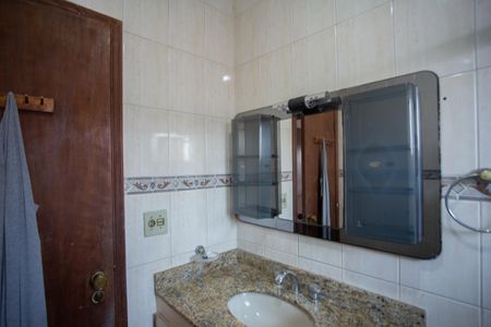 Casa à venda com 168m², 3 quartos e 3 vagasBANHEIRO
