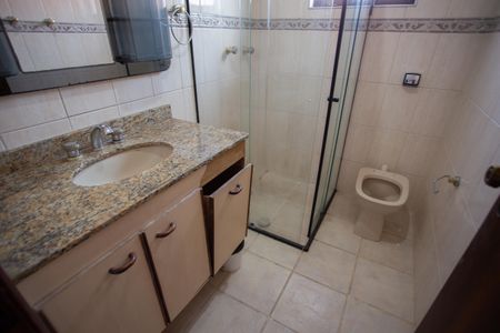 Casa à venda com 168m², 3 quartos e 3 vagasBANHEIRO