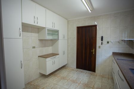 Casa à venda com 168m², 3 quartos e 3 vagasCOZINHA