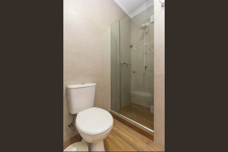 Casa para alugar com 380m², 3 quartos e 3 vagas Casa para alugar com 380m², 3 quartos e 3 vagasBanheiro da Suíte 2