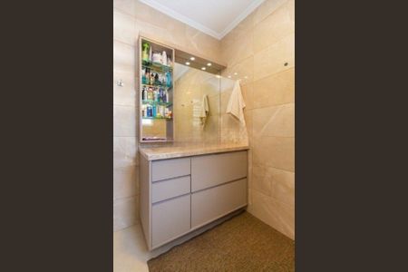 Casa para alugar com 380m², 3 quartos e 3 vagas Casa para alugar com 380m², 3 quartos e 3 vagasBanheiro da Suíte 2