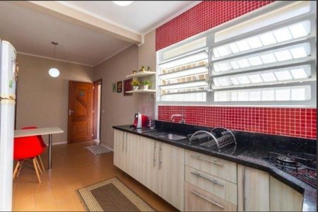 Casa para alugar com 380m², 3 quartos e 3 vagas Casa para alugar com 380m², 3 quartos e 3 vagasCozinha