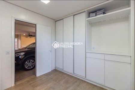 Casa para alugar com 380m², 3 quartos e 3 vagas Casa para alugar com 380m², 3 quartos e 3 vagasQuarto de Serviço