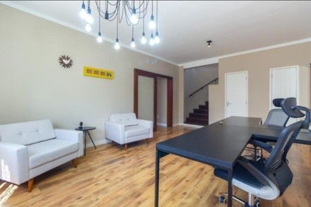 Casa para alugar com 380m², 3 quartos e 3 vagas Casa para alugar com 380m², 3 quartos e 3 vagasSuíte 3
