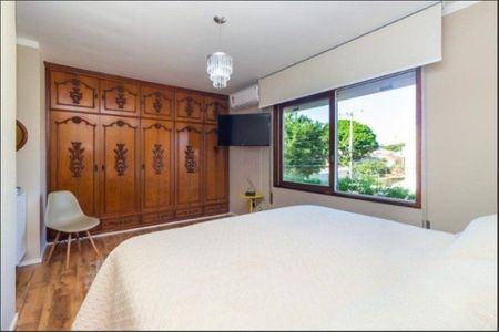 Casa para alugar com 380m², 3 quartos e 3 vagas Casa para alugar com 380m², 3 quartos e 3 vagasSuíte 1