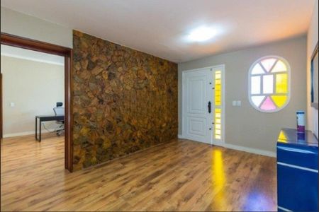 Casa para alugar com 380m², 3 quartos e 3 vagas Casa para alugar com 380m², 3 quartos e 3 vagasSuíte 3
