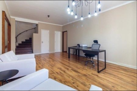 Casa para alugar com 380m², 3 quartos e 3 vagas Casa para alugar com 380m², 3 quartos e 3 vagasSuíte 3