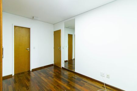 Apartamento para alugar com 65m², 2 quartos e 1 vaga Apartamento para alugar com 65m², 2 quartos e 1 vagaSuíte