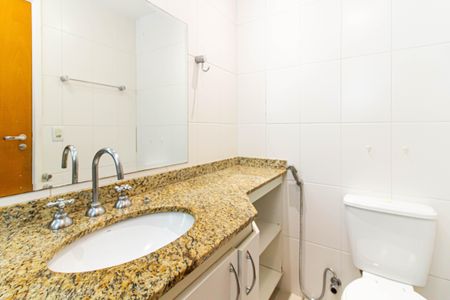 Apartamento para alugar com 65m², 2 quartos e 1 vaga Apartamento para alugar com 65m², 2 quartos e 1 vagaBanheiro da Suíte