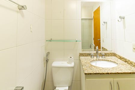 Apartamento para alugar com 65m², 2 quartos e 1 vaga Apartamento para alugar com 65m², 2 quartos e 1 vagaBanheiro